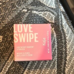 New in box kaja‎ love swipe lightweight cushiony lip mouse color I’m melting